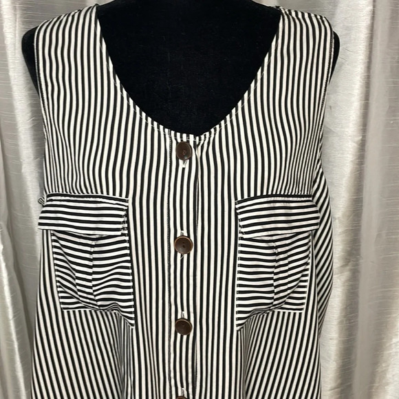 a.n.a Women’s XXL Black White Striped Sleeveless Button Down Tie Front Blouse - Picture 2 of 8